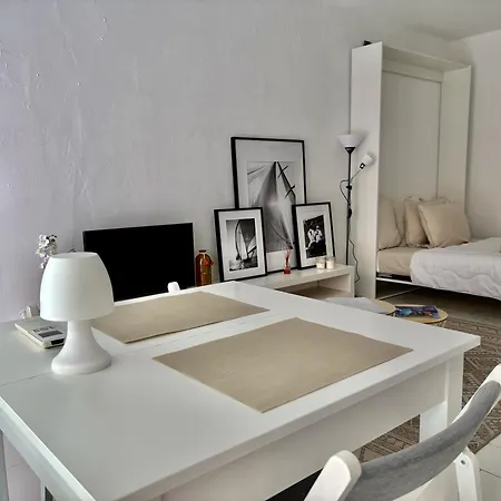 Terrasse Vue Saint-raphael - Plages, Et Gare A Pied *