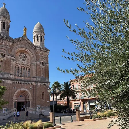 Terrasse Vue Saint-raphael - Plages, Et Gare A Pied Saint-Raphaël