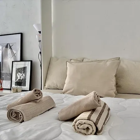 Terrasse Vue Saint-raphael - Plages, Et Gare A Pied