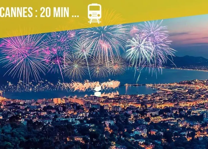 Terrasse Vue Saint-raphael - Plages, Et Gare A Pied *