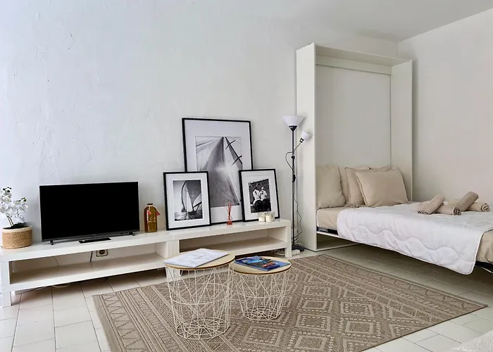 Апартаменты Terrasse Vue Saint-raphael - Plages, Et Gare A Pied Сен-Рафаэль