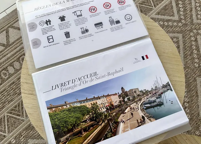 Terrasse Vue Saint-raphael - Plages, Et Gare A Pied *