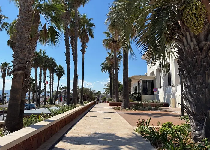 Апартаменты Terrasse Vue Saint-raphael - Plages, Et Gare A Pied Сен-Рафаэль