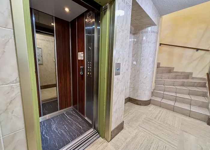 Terrasse Vue Saint-raphael - Plages, Et Gare A Pied *