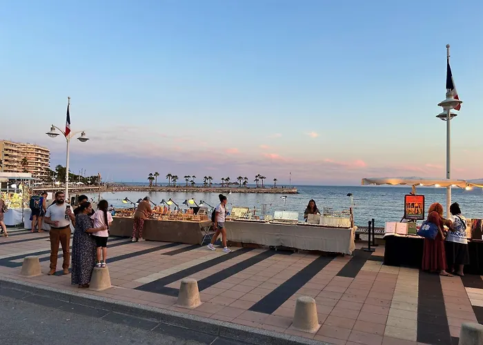 Terrasse Vue Saint-raphael - Plages, Et Gare A Pied *