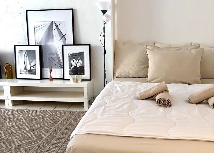 Terrasse Vue Saint-raphael - Plages, Et Gare A Pied *